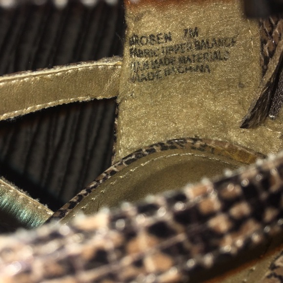 Beautiful brand new heels - Picture 2 of 3